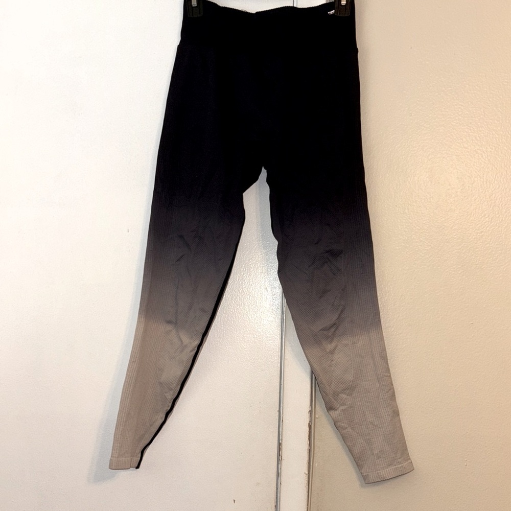 PINK Victoria's Secret Ombre Leggings - Black to Gray